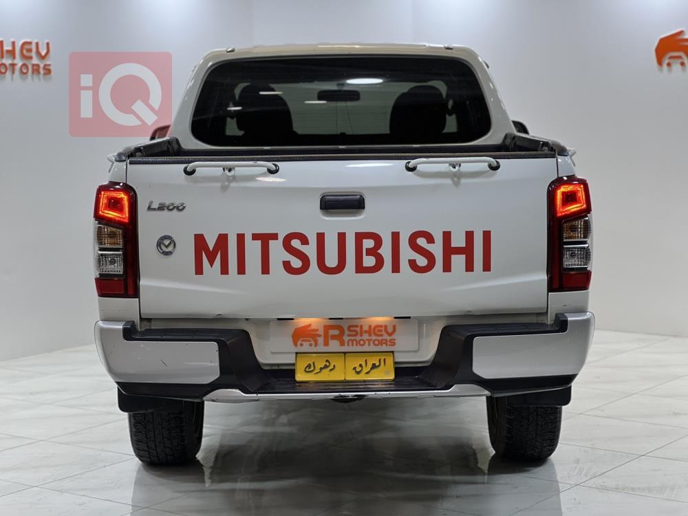 میتسوبیشی L200